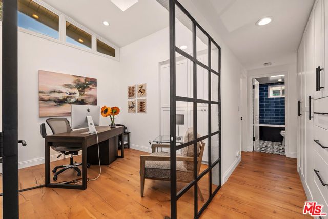 12722 Sarah Street, Studio City (los Angeles), CA 91604