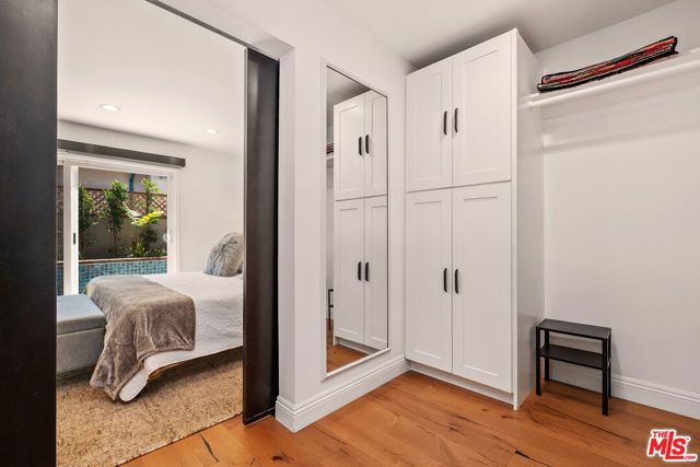 12722 Sarah Street, Studio City (los Angeles), CA 91604