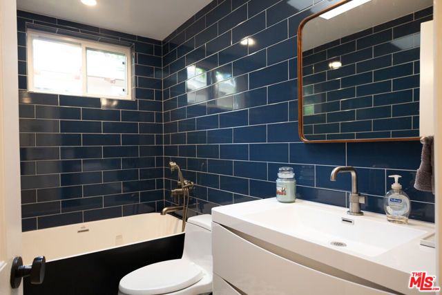 12722 Sarah Street, Studio City (los Angeles), CA 91604