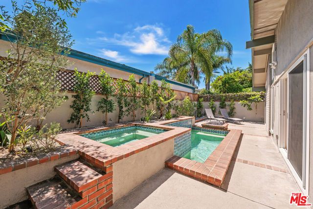 12722 Sarah Street, Studio City (los Angeles), CA 91604