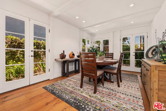 12722 Sarah Street, Studio City (los Angeles), CA 91604