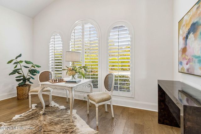 5226 COMMISSIONERS Drive, Jacksonville, FL 32224