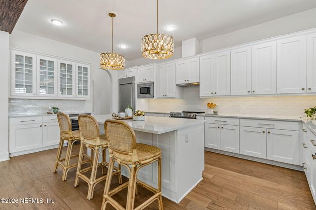 5226 COMMISSIONERS Drive, Jacksonville, FL 32224