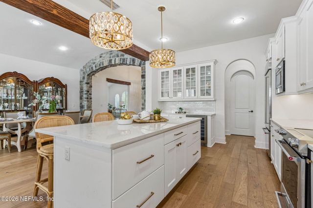 5226 COMMISSIONERS Drive, Jacksonville, FL 32224