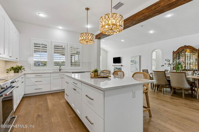 5226 COMMISSIONERS Drive, Jacksonville, FL 32224