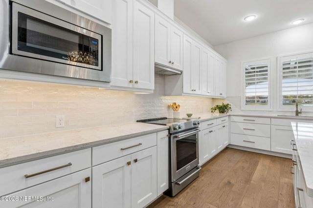 5226 COMMISSIONERS Drive, Jacksonville, FL 32224