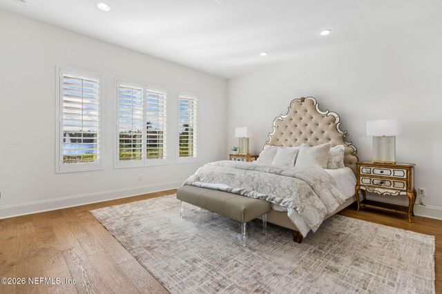 5226 COMMISSIONERS Drive, Jacksonville, FL 32224