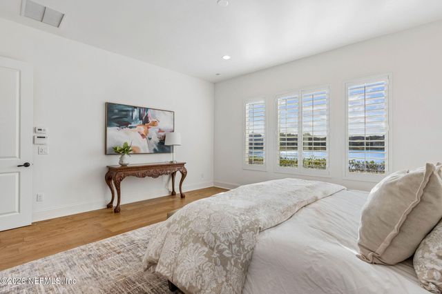 5226 COMMISSIONERS Drive, Jacksonville, FL 32224