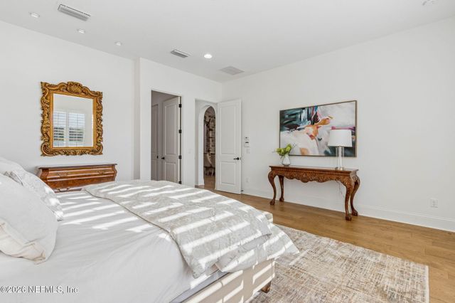 5226 COMMISSIONERS Drive, Jacksonville, FL 32224