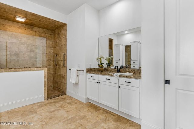 5226 COMMISSIONERS Drive, Jacksonville, FL 32224