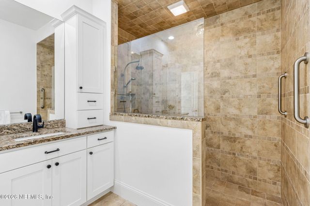 5226 COMMISSIONERS Drive, Jacksonville, FL 32224