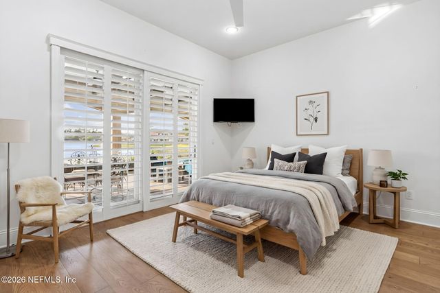 5226 COMMISSIONERS Drive, Jacksonville, FL 32224