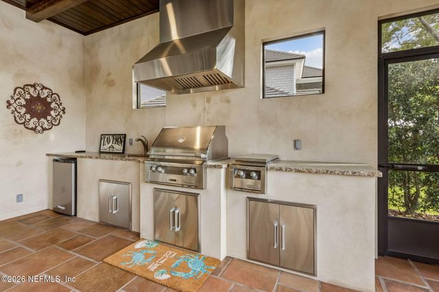 5226 COMMISSIONERS Drive, Jacksonville, FL 32224