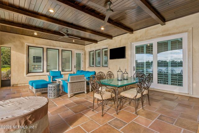 5226 COMMISSIONERS Drive, Jacksonville, FL 32224