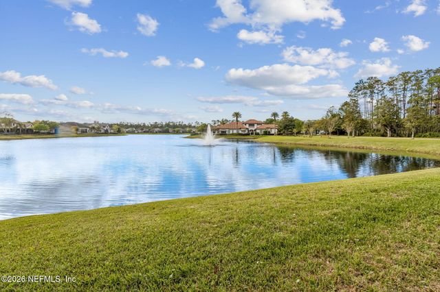 5226 COMMISSIONERS Drive, Jacksonville, FL 32224