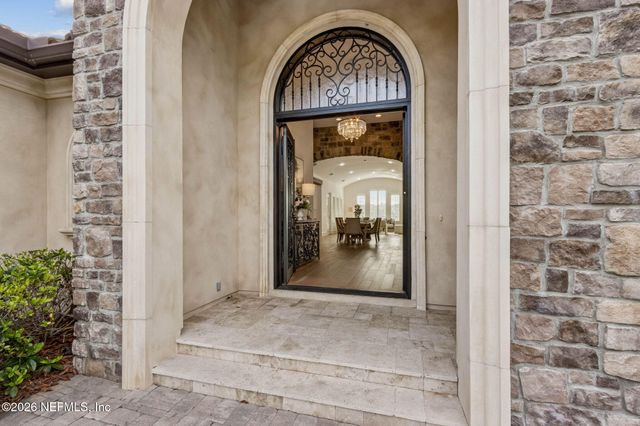 5226 COMMISSIONERS Drive, Jacksonville, FL 32224