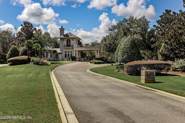 5226 COMMISSIONERS Drive, Jacksonville, FL 32224