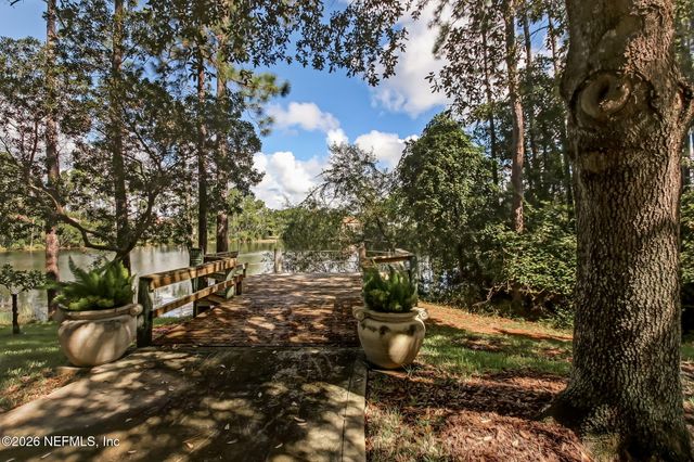 5226 COMMISSIONERS Drive, Jacksonville, FL 32224