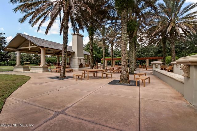 5226 COMMISSIONERS Drive, Jacksonville, FL 32224