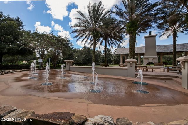 5226 COMMISSIONERS Drive, Jacksonville, FL 32224