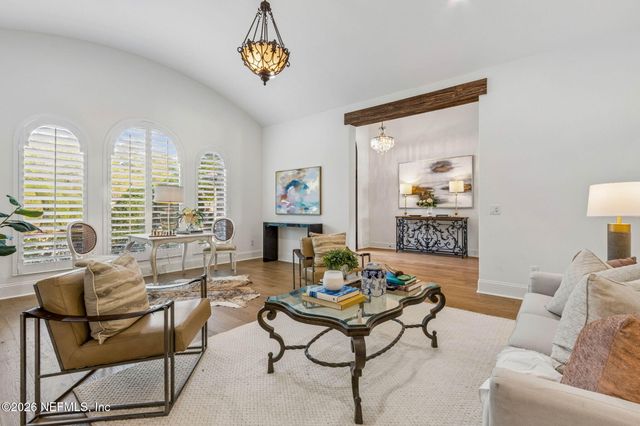 5226 COMMISSIONERS Drive, Jacksonville, FL 32224