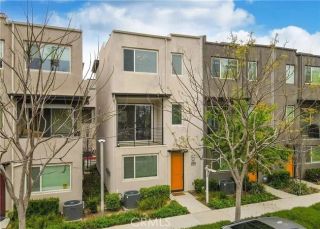 8416 N Fusion Way, Northridge, CA 91325