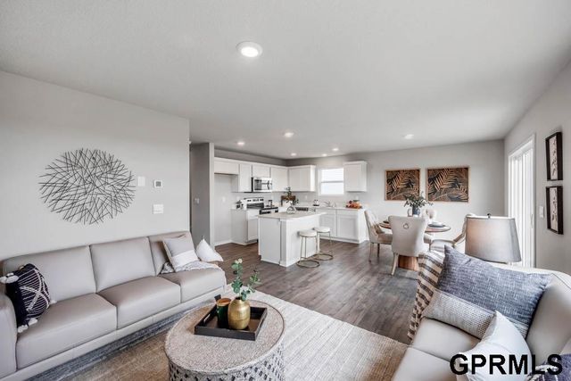 10821 S 178th Avenue, Omaha, NE 68136