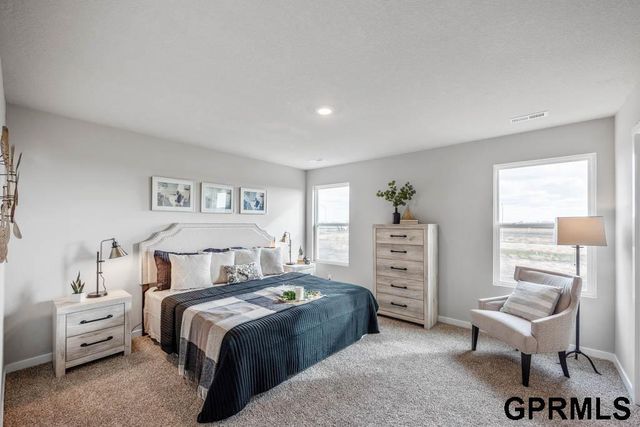 10821 S 178th Avenue, Omaha, NE 68136