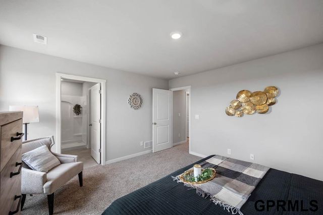 10821 S 178th Avenue, Omaha, NE 68136