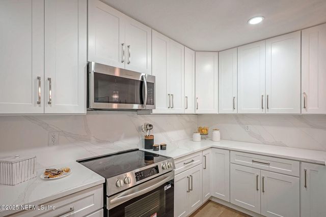 3775 SAN VISCAYA Drive, Jacksonville, FL 32217