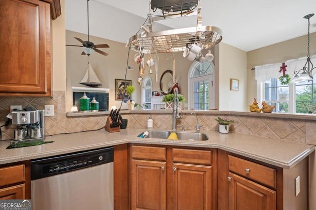 135 Alexander Lakes Drive, Eatonton, GA 31024