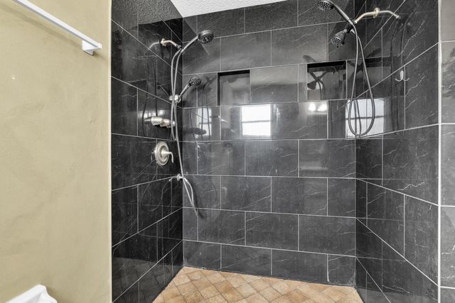 828 Mcintosh Street, West Palm Beach, FL 33405