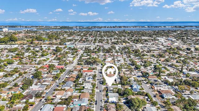 828 Mcintosh Street, West Palm Beach, FL 33405