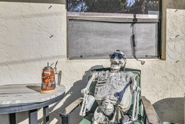 828 Mcintosh Street, West Palm Beach, FL 33405