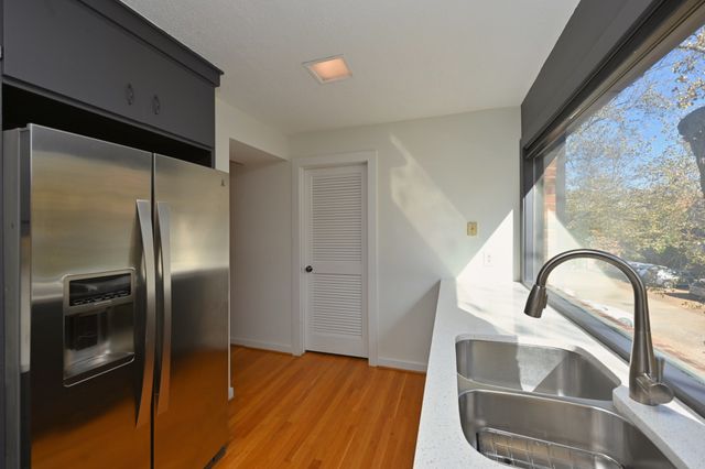 136 Hampton Pl, Nashville, TN 37215