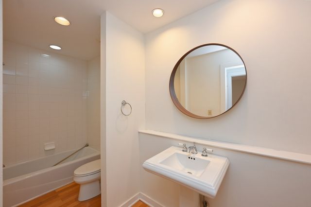 136 Hampton Pl, Nashville, TN 37215