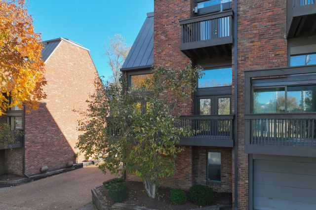 136 Hampton Pl, Nashville, TN 37215