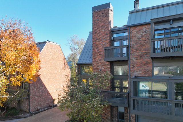 136 Hampton Pl, Nashville, TN 37215