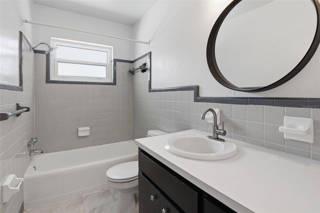 2627 DUEBY STREET, Sarasota, FL 34231