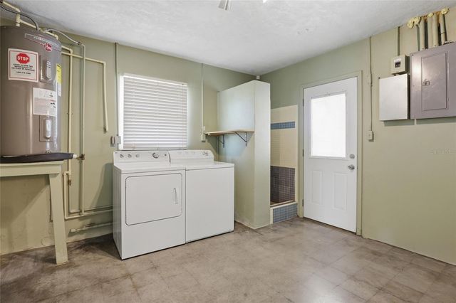 2627 DUEBY STREET, Sarasota, FL 34231