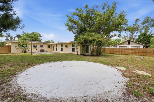 2627 DUEBY STREET, Sarasota, FL 34231
