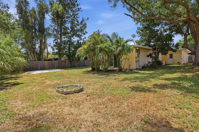 2627 DUEBY STREET, Sarasota, FL 34231