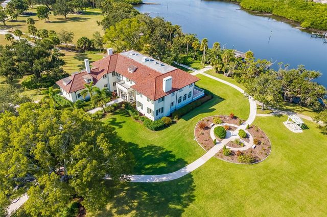 2627 DUEBY STREET, Sarasota, FL 34231