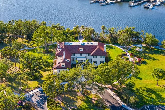 2627 DUEBY STREET, Sarasota, FL 34231