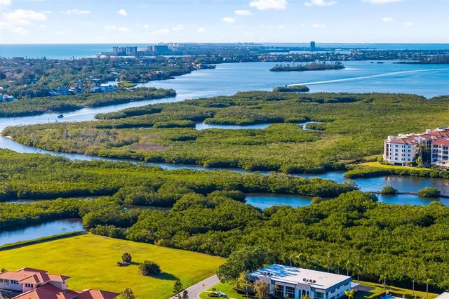 2627 DUEBY STREET, Sarasota, FL 34231