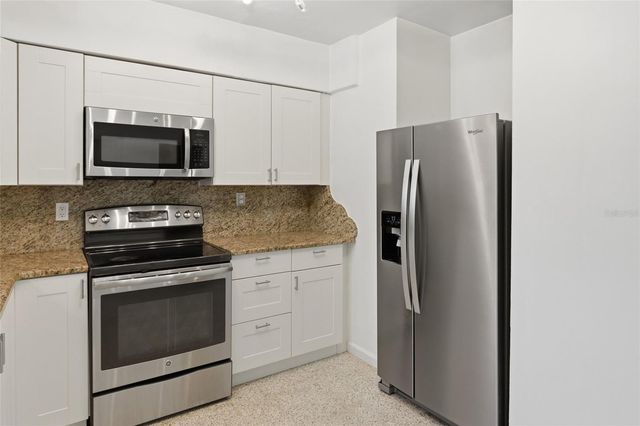 2627 DUEBY STREET, Sarasota, FL 34231