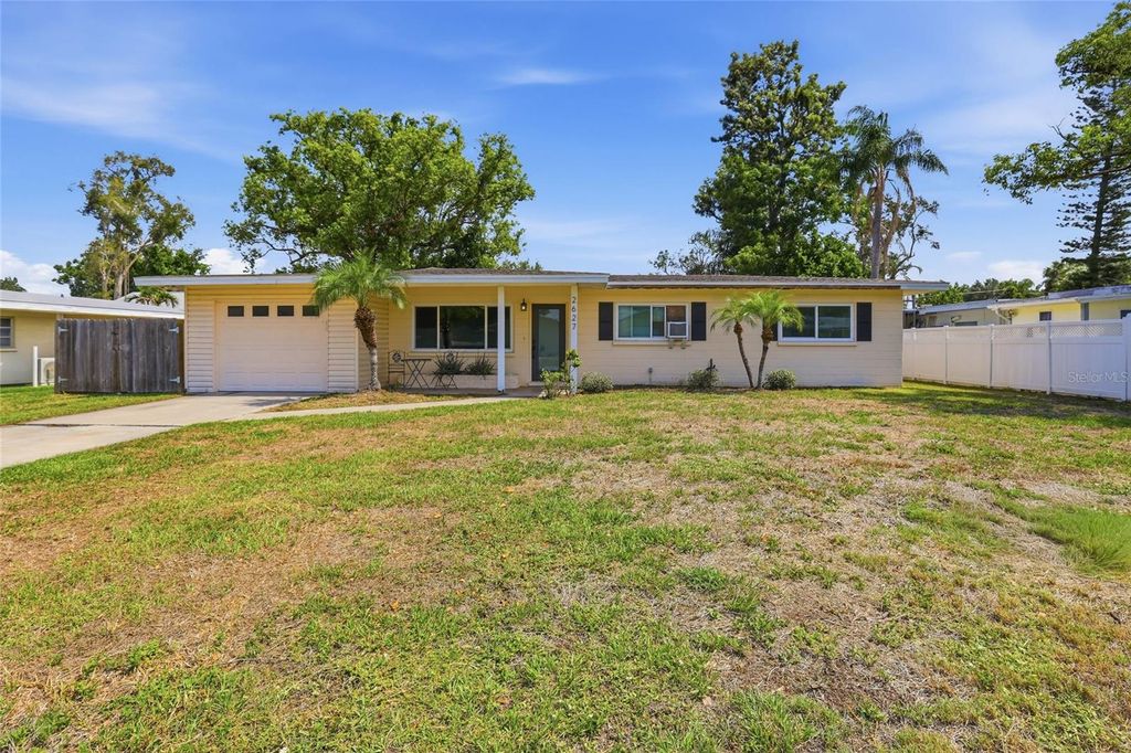 2627 DUEBY STREET, Sarasota, FL 34231