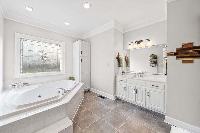 2175 Jim Taylor Rd, Woodlawn, TN 37191