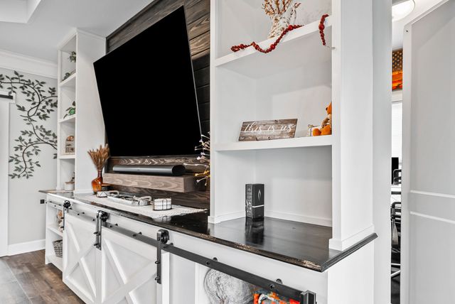 2175 Jim Taylor Rd, Woodlawn, TN 37191