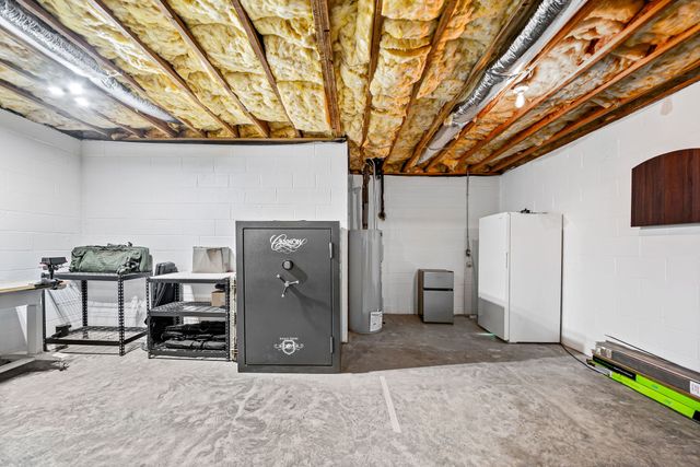 2175 Jim Taylor Rd, Woodlawn, TN 37191